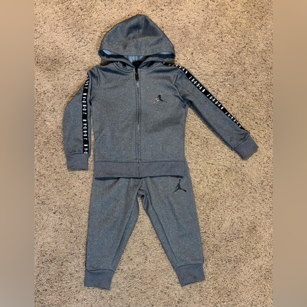 Jordan Flight Sideline Fleece Hoodie and Pants, size 2T.